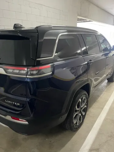 Jeep Comander TD 380 2023 garantia fábrica impecável 