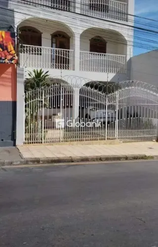 Sobrado Mobiliado Para Alugar em Centro com 3 Quarto(s), 1 Suíte(s) e 1 Vaga(s).