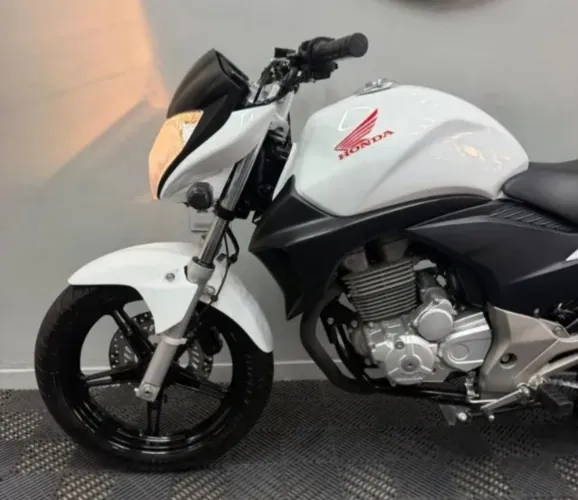 CB 300R 2012 - Raridade, Único Dono, Recibo Verde, 44 mil km