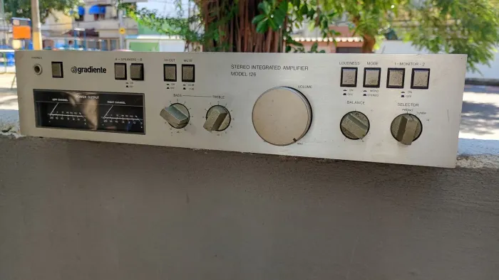 Amplificador Gradiente Model 126