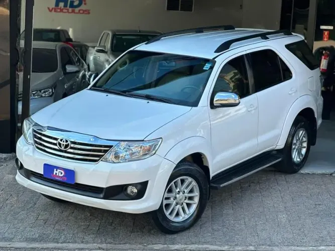 Toyota Hilux SW4 SR 4X2 2.7/ 2.7 Flex 16V Aut. 2015