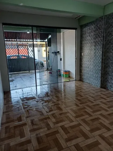 Alugo Casa