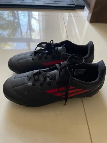 Chuteira infantil adidas n 34