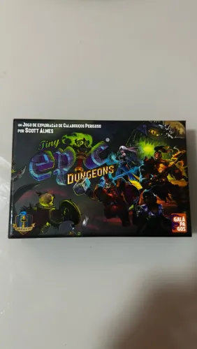 Tiny Epic Dungeons - Jogo de Tabuleiro - Nunca Jogado
