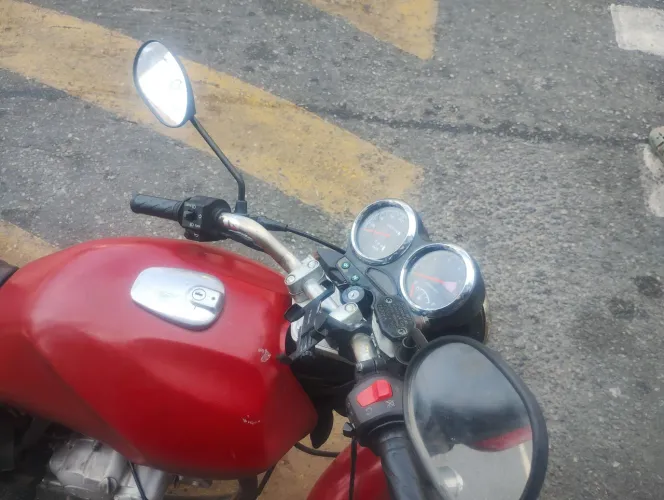 Moto toda boa