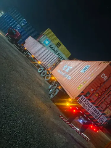 Mercedes 6x4 traçado + 9eixo porta conteiner