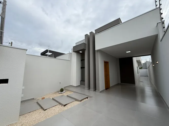 CASA À VENDA NO RESID. JOAQUIM VICENTE DE CASTRO EM APUCARANA.
