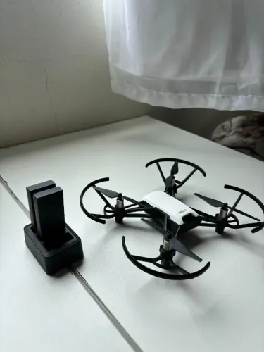 Drone DJI Tello com 3 Baterias e Carregador Triplo