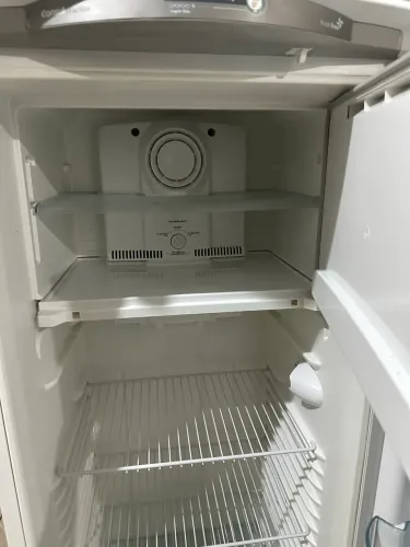 Geladeira SEMINOVA cônsul facilite first free 1250,00 parcelo no cartão.