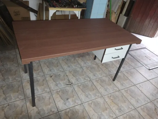 Mesa de escritório, escrivaninha 