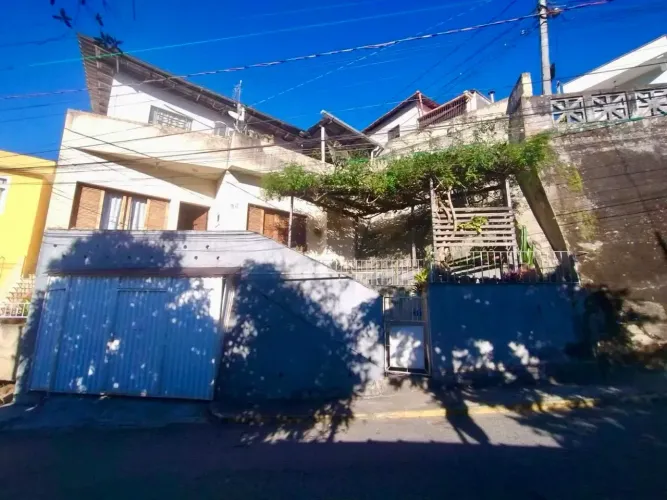 Casa situada no Centro - Nova Friburgo - RJ.