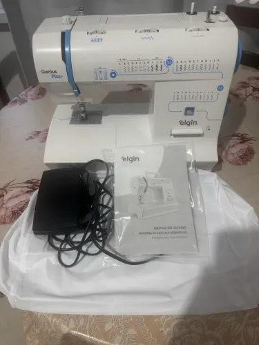 Vendo Máquina de Costura Elgin novíssima