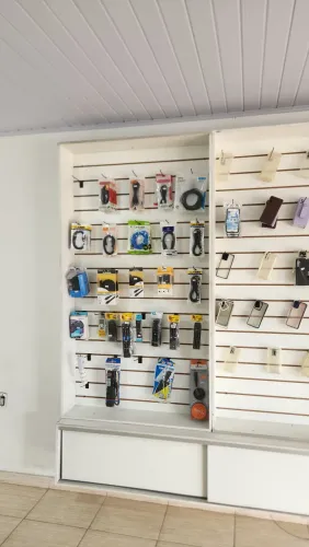 Painel em mdf para loja - canaletado
