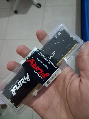 Memória RAM Kingston Fury Beast 16gb 5600Mhz SEM USO LACRADA