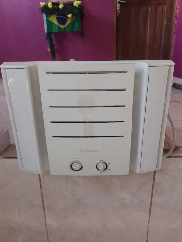 Vendo esse ar-condicionado