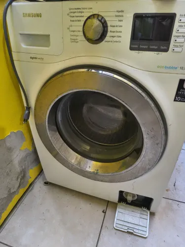 Máquina de lavar para doação