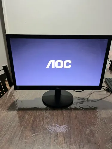Monitor AOC 19,5" LED + Cabo de Energia + Teclado de Brinde