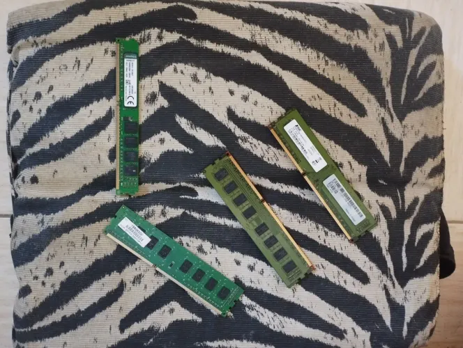 Memória ram ddr3/4Gb/4 unidades funcionando perfeitamente
