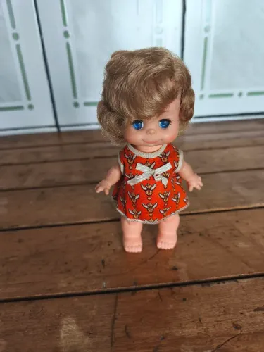 Boneca antiga Zizi da estrela