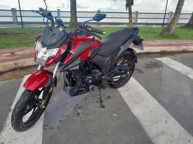 Só pegar e ser feliz moto top impecável, no ponto de transferir!
