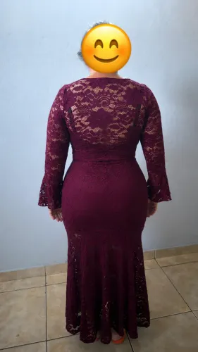 Vestido de renda marsala