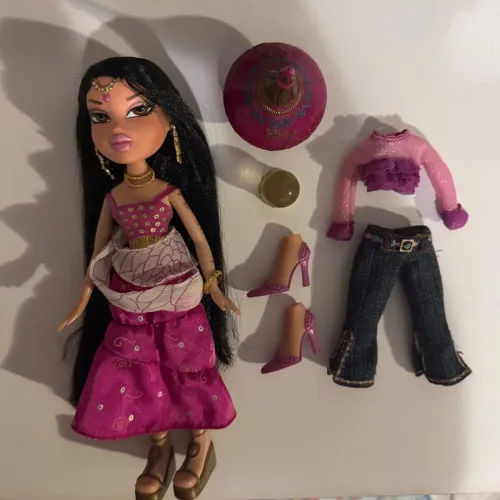 Bratz Jade Genie Magic COMPLETA