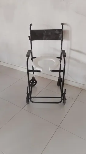 Cadeira de Rodas + Cadeira de banho