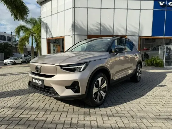Volvo XC40 Recharge Plus (elétrico) 2023