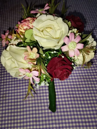 Buquê de flores artificial tamanho G