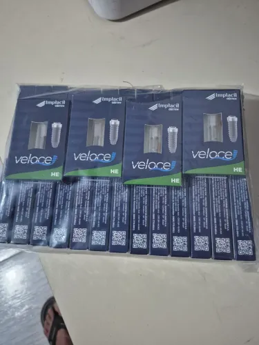 Vendo 100 implantes sendo, 30 3.75x13, 30 3.75x11.5, 30 3.75x10 e 10 3.75x8