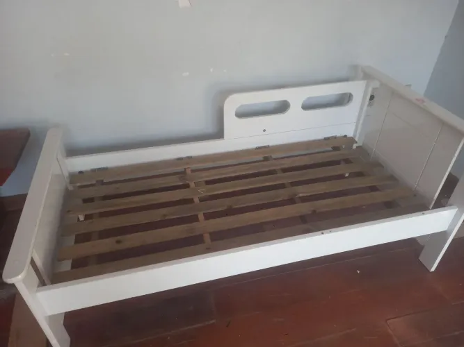 Cama infantil com colchão