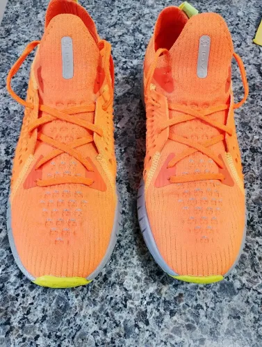 TÊNIS UNDER ARMOUR HOVR PHANTOM RN NIGHT LARANJA 43, USADO APENAS 4 VEZES