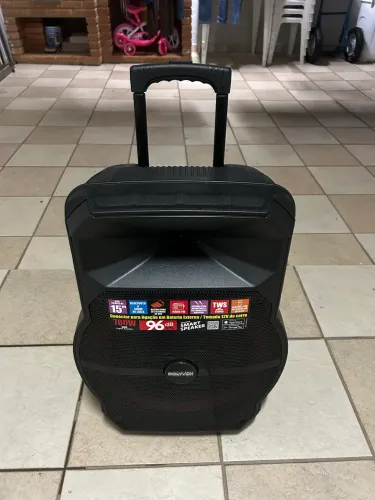 Caixa de Som Polyvox 700W Bluetooth com Rodinhas