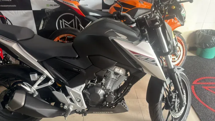 CB 300F ANO 2026 0KM ACEITA CARTÃO ATÉ 18X FINANCIA PELOS BANCOS