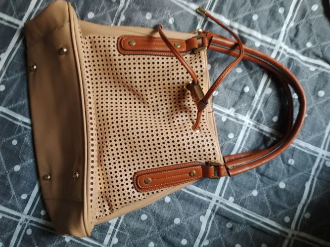 Duas bolsas novas femininas