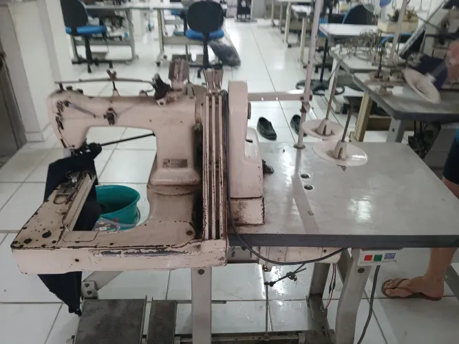 Maquina de braço industrial