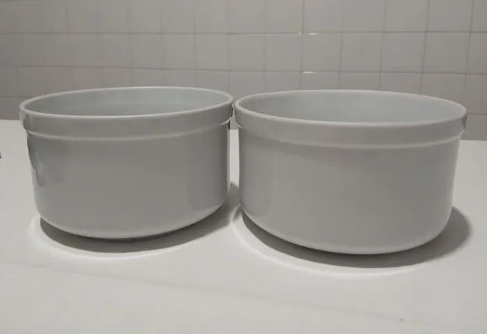 Par de Potes em Porcelana Branca Grande 19 cm - Excelente Estado