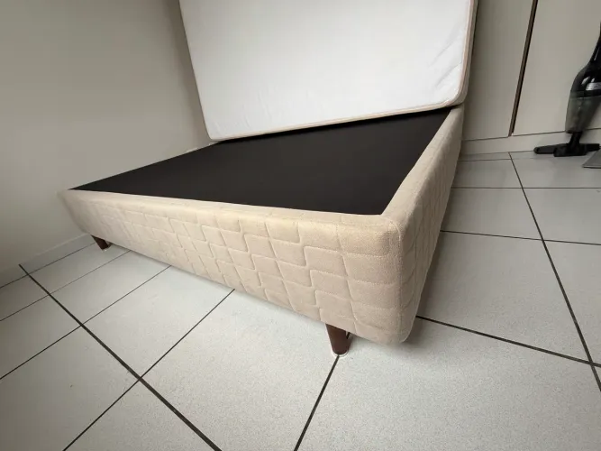 Vendo Base de Cama de Casal