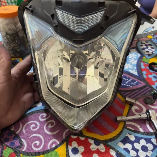 Farol CB500F 2014 Com Pequeno Detalhe