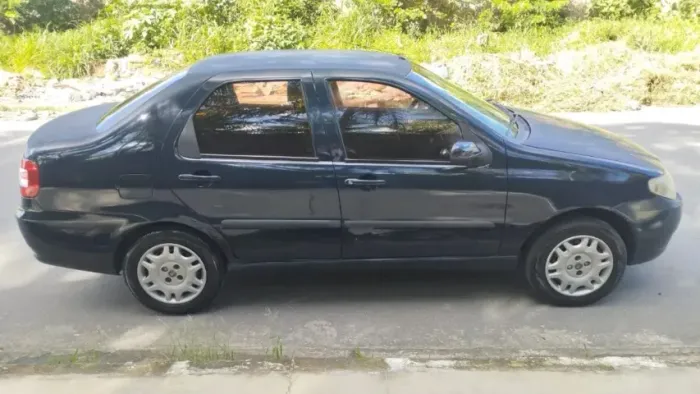 Fiat Siena HLX 1.8 MPI Flex 8V 4P 2006