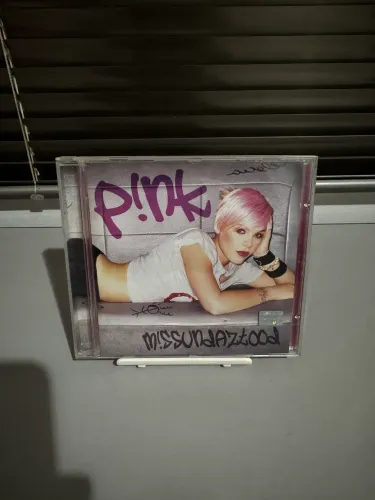 CD Pink Missundaztood
