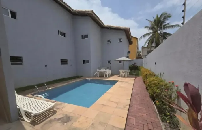 Praia do Flamengo apartamento 2/4, suíte, varanda, armários, fino acabamento