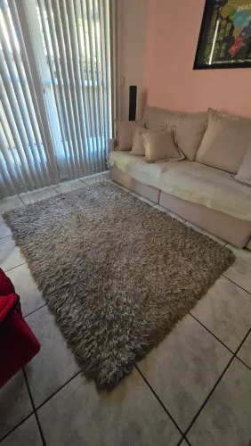 Vendo tapete Felpudo Grosso, pelo alto  2.00 x 1.50
