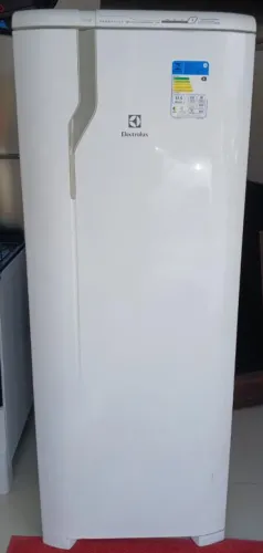 Geladeira Electrolux frost free. FAÇO A ENTREGA *