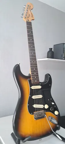 Guitarra Fender Squier Vintage Modified - upgrades 
