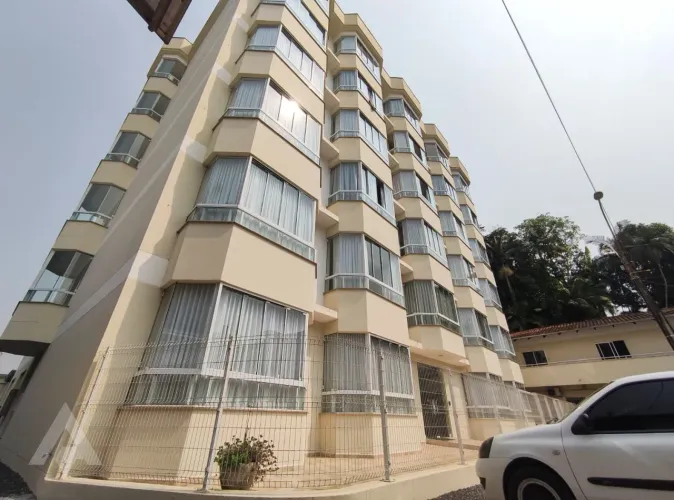 Apartamento semimobiliado para locação por R$ 1.950,00 - Bairro Vila Nova - Blumenau/SC