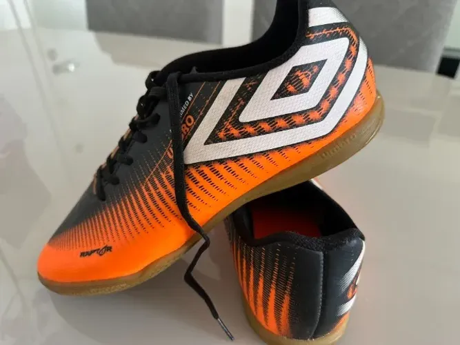 Chuteira Umbro Raptor Futsal Nº 41 - Usada Apenas 1 Vez