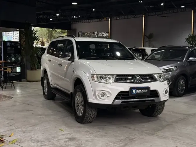 Mitsubishi Pajero HPE 3.5 4X4 Flex 5P Aut. 2016
