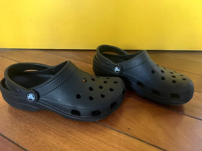 Crocs original 33/34 perfeito estado 