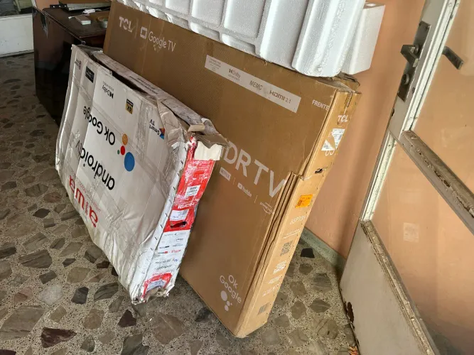 Tvs 8 Tvs Novas C/ Telas Trincadas Vendo Todas Por 2,800,00